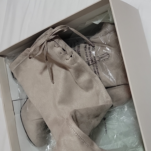 Over the knee boots - Picture 3 of 8